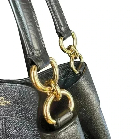 Coach Lexy pebble leather shoulder bag. - Picture 4 of 15